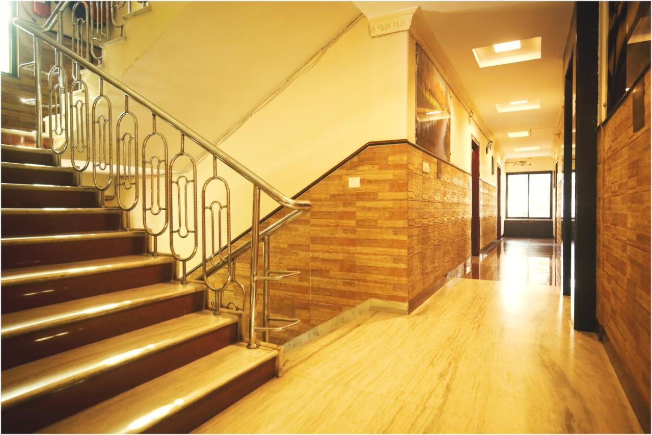 Hotel Apples Balaji 2*